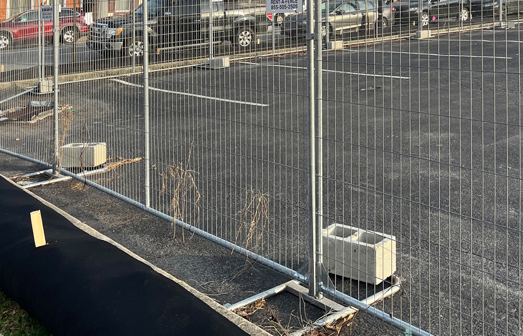 panel fence -parking-concrete blocks