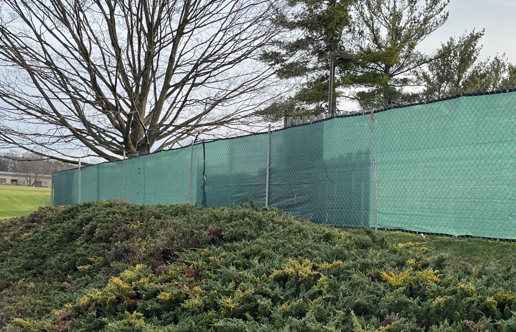 chain link fence with privacy screen